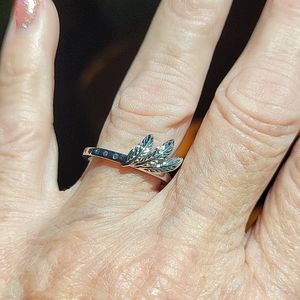 Fragrant Jewels size 6 ring